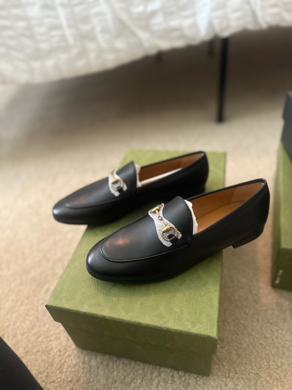 Gucci Black Leather Loafers with Gold Horsebit - Picture 3 of 4